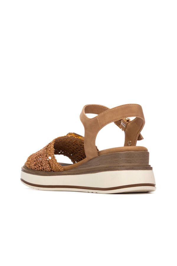 XTI Sandalia cu&ntilde;a pala ancha y pulsera Beige