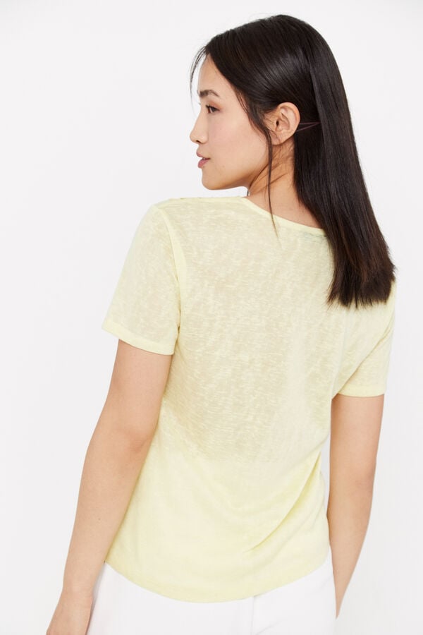 Cortefiel Camiseta efecto lino guipur Amarillo