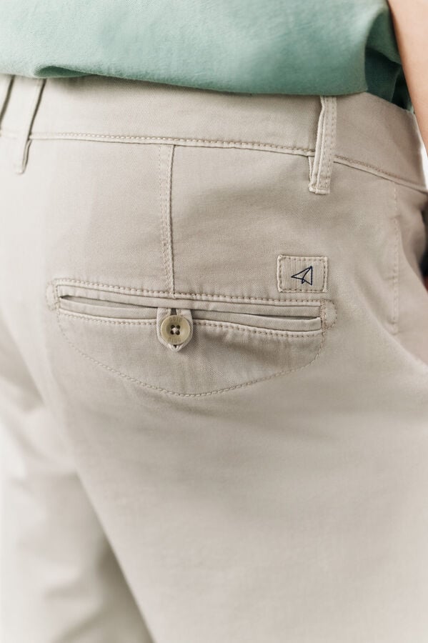 OOTO Bermuda chino Tostado