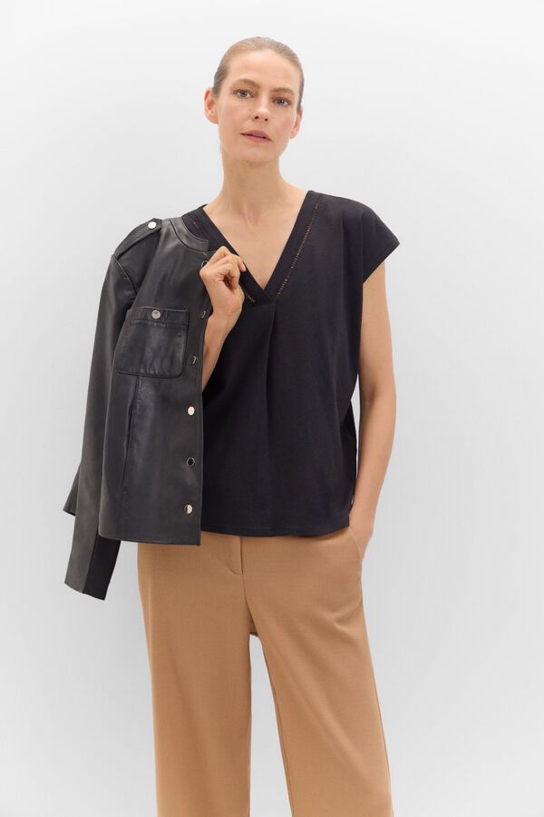 Cortefiel Camisola pico com detalhe pontilha Preto