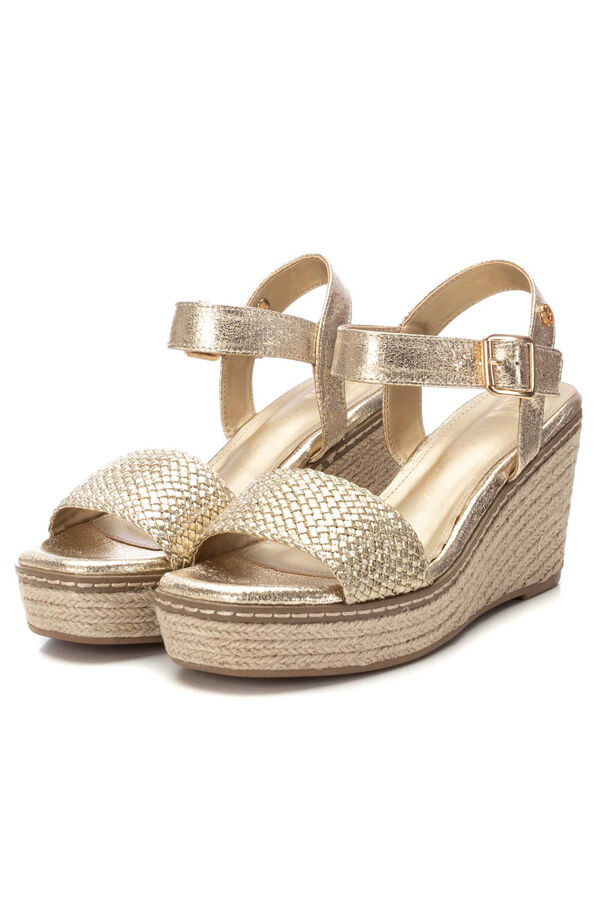 XTI Sand&aacute;lia de cunha Dourado