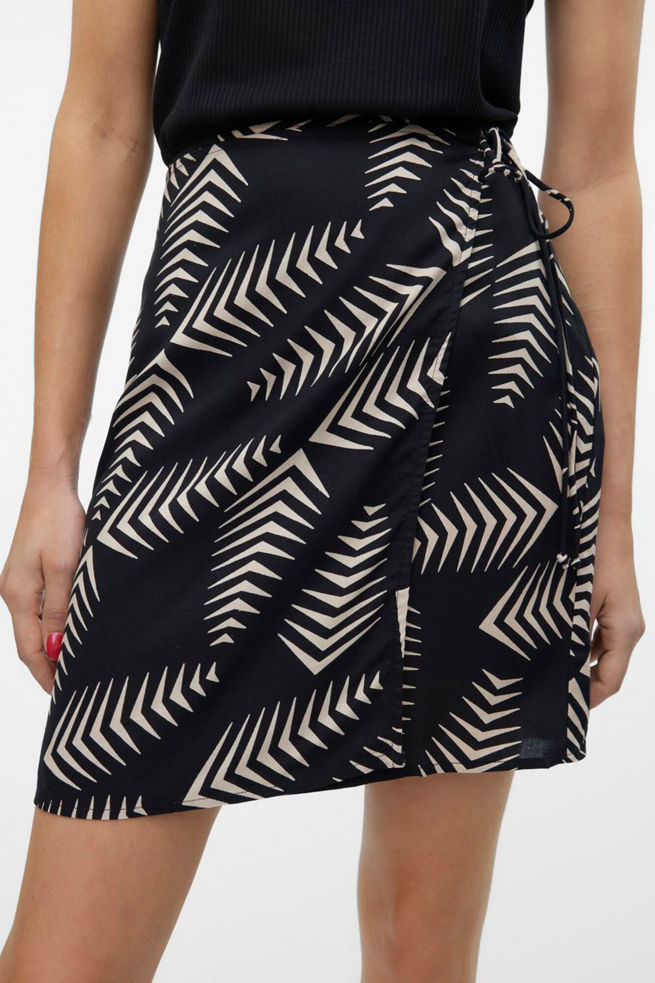 Vero Moda Saia curta cruzada 