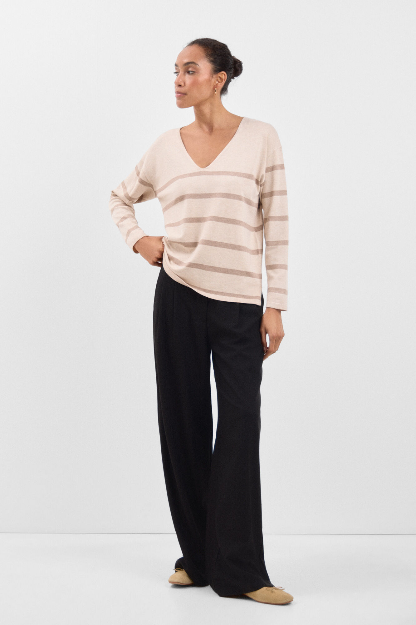 Cortefiel Camisola de malha decote bico
