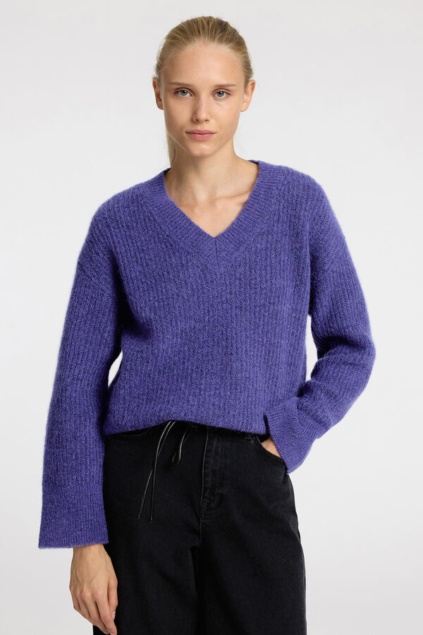 Selected Femme Jersey de cuello en V confeccionado con lana y alpaca. Regular Fit. Morado
