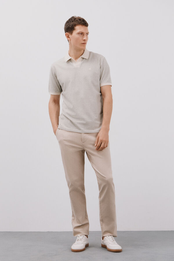 Cortefiel Polo rayas estructura cuello abierto Marfil