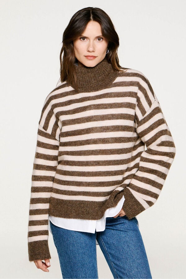 Selected Jersey cuello alto lana y alpaca Marr&oacute;n