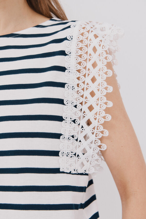 Cortefiel Camiseta manga guipur Estampado azul