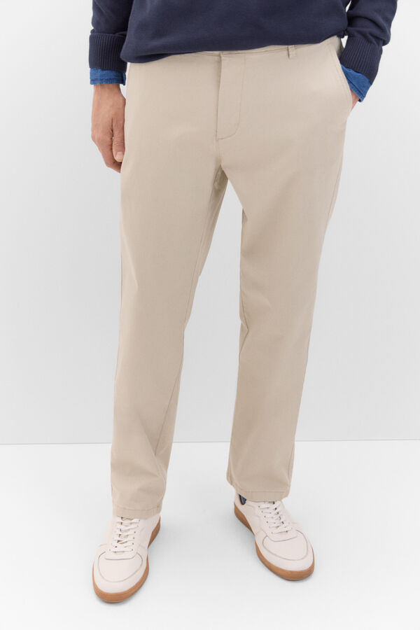 Cortefiel Pantal&oacute;n chino regular fit Marfil