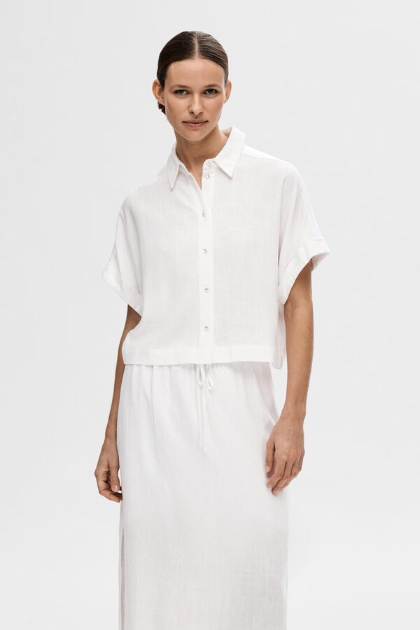 Selected Femme Camisa de manga corta de lino. Regular Fit. Blanco