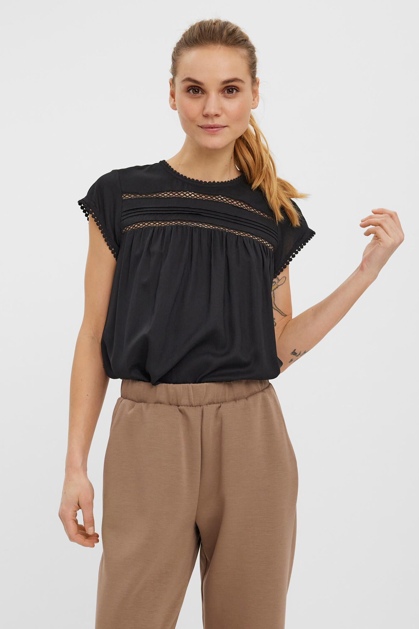 Vero Moda Blusa fluida de cuello redondo