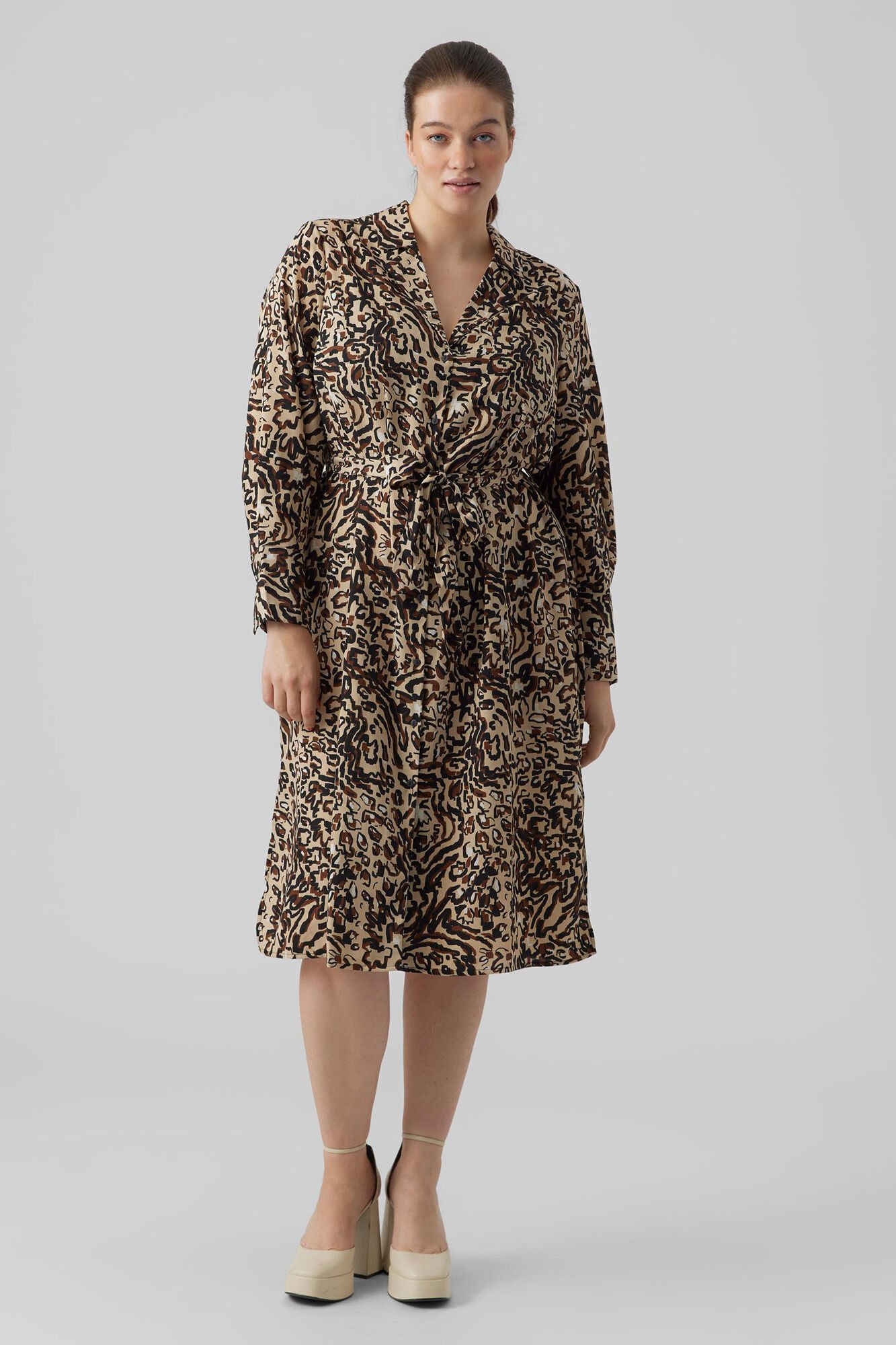 Vero Moda Curve Vestido camisero midi talla grande