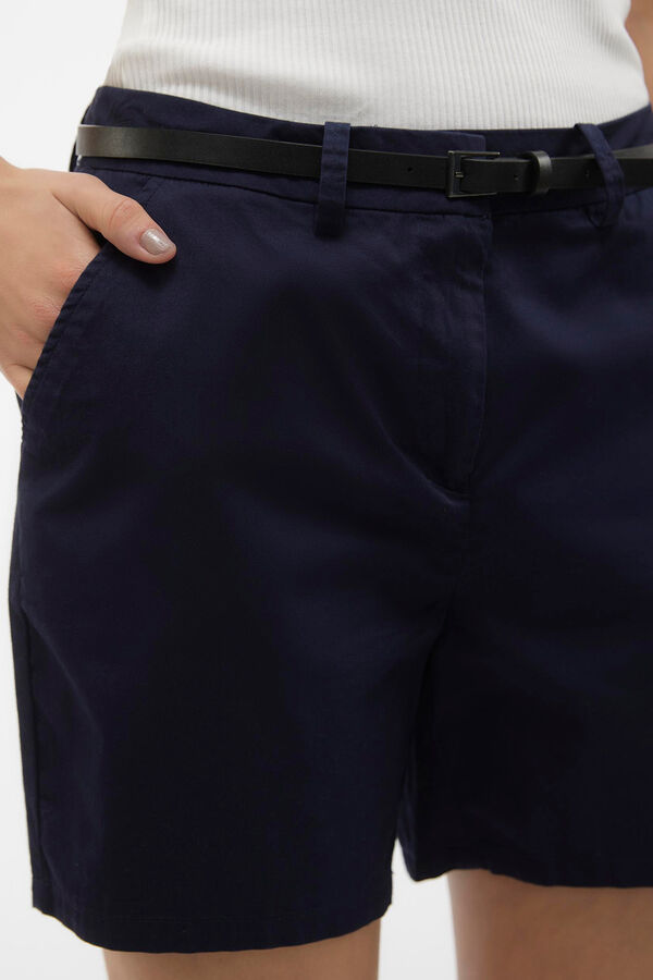 Vero Moda Shorts estilo chino con cintur&oacute;n Azul marino