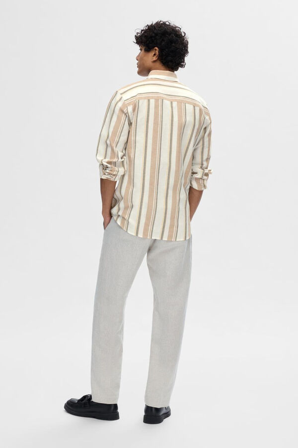 Selected Camisa de manga comprida confecionada com linho e algod&atilde;o reciclado. Verde