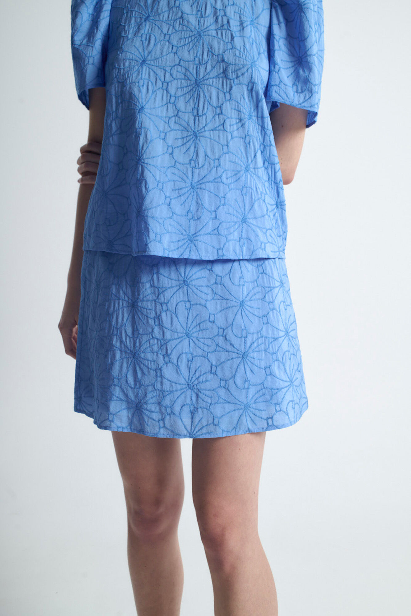 Object Falda corta bordada