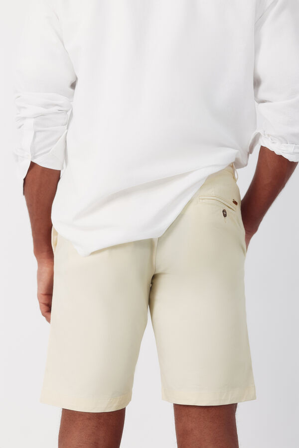 Cortefiel Bermuda chino leve Amarelo
