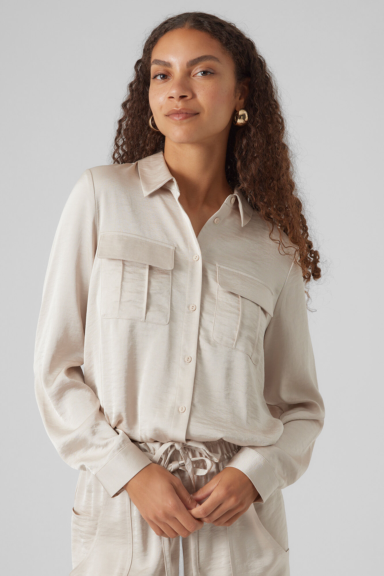 Vero Moda Camisa de manga comprida efeito acetinado