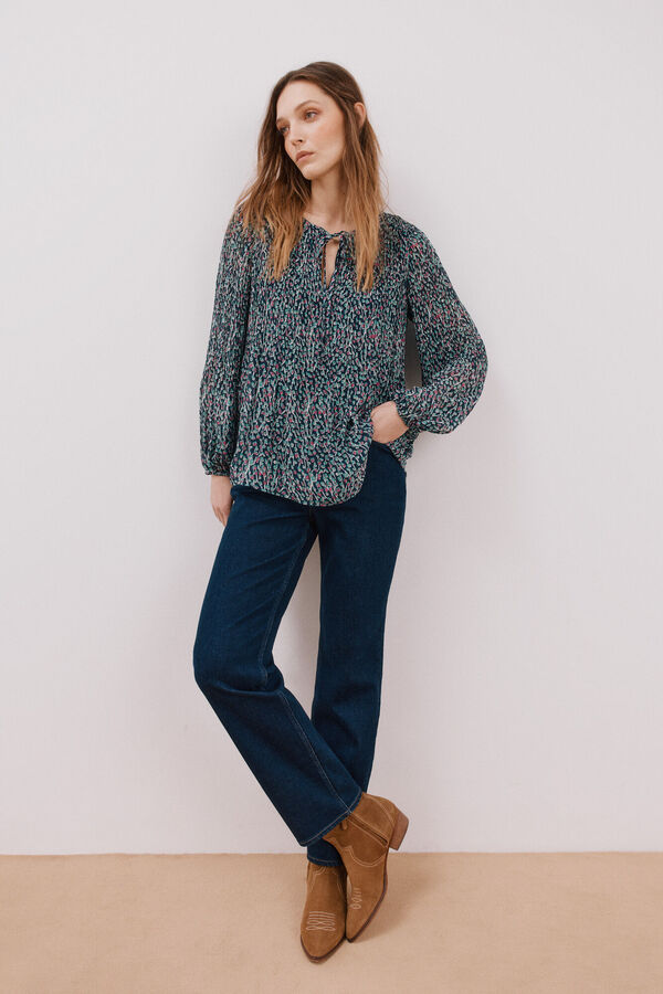 Cortefiel Blusa plisada escote pico Estampado azul