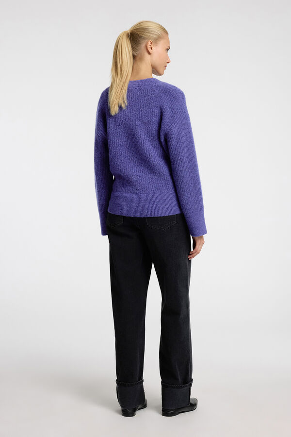 Selected Femme Jersey de cuello en V confeccionado con lana y alpaca. Regular Fit. Morado