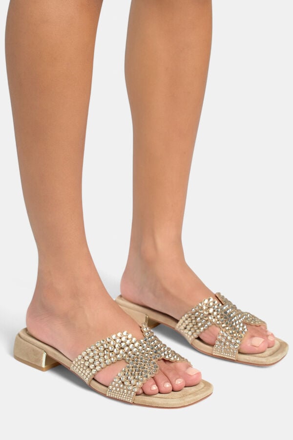 Alma en Pena Sandalia plana joya Arena