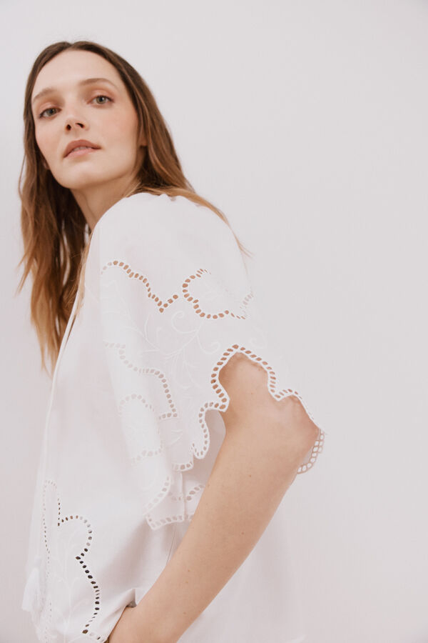 Cortefiel Blusa bordados perforados Blanco