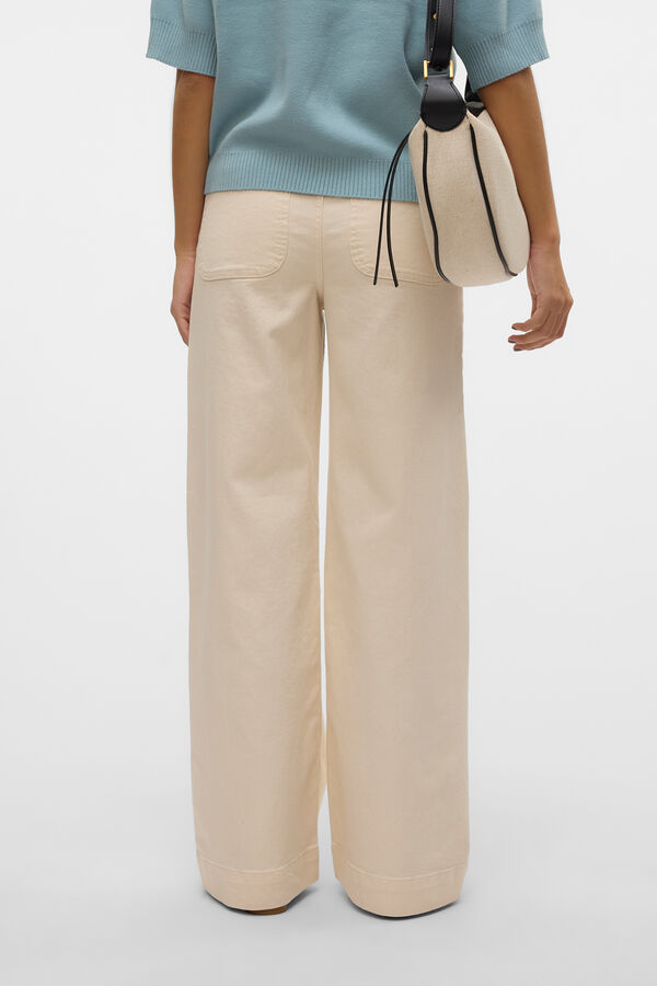 Vero Moda Curve Jeans plus size corte alta Subiu