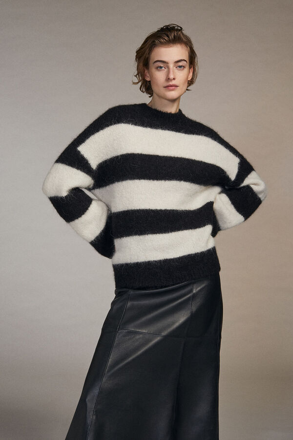 Selected Femme Jersey de Alpaca con cuello redondo. Negro