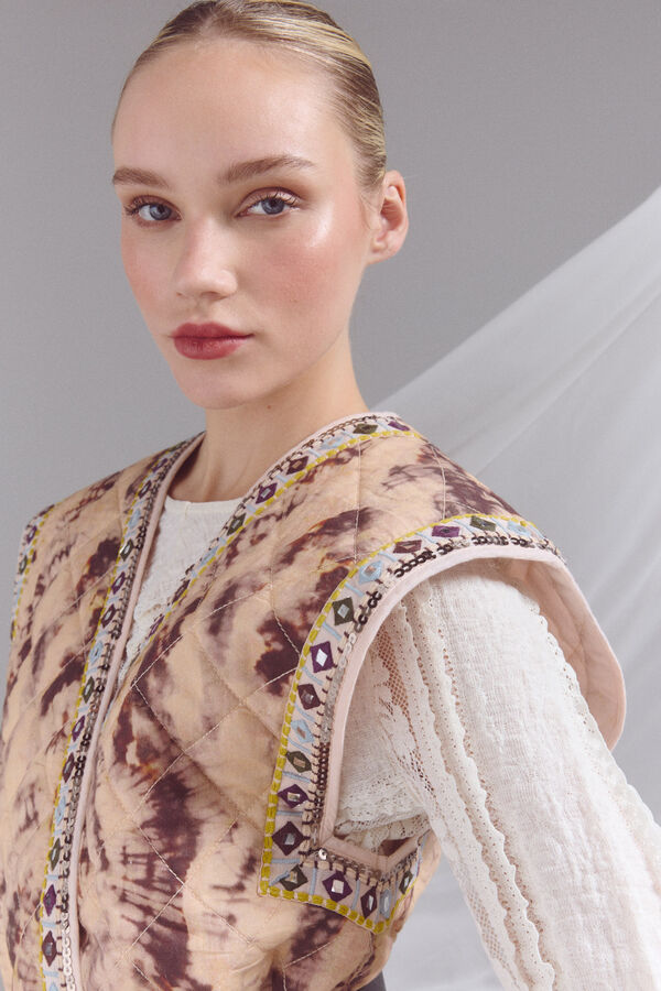 Slowlove Chaleco acolchado con detalles bordados Estampado blanco