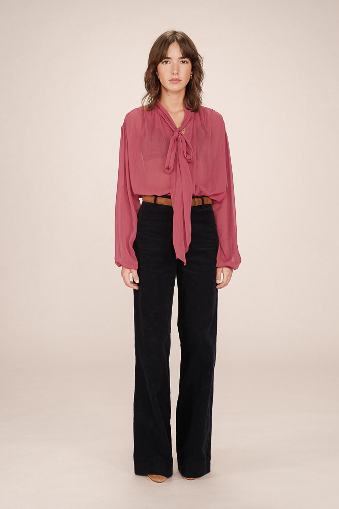 Grace & Mila Blusa fluida con lazada