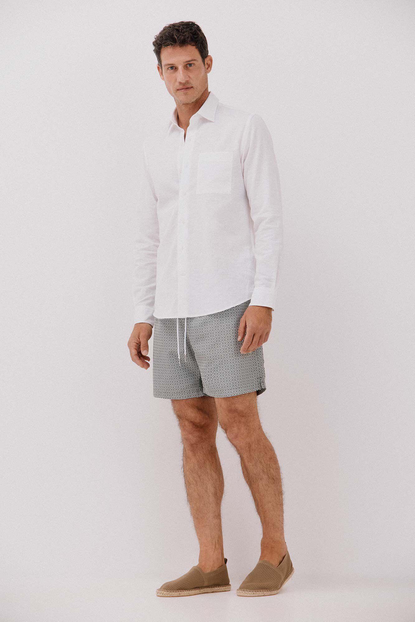 Cortefiel Ba&ntilde;ador estampado geom&eacute;trico circulos