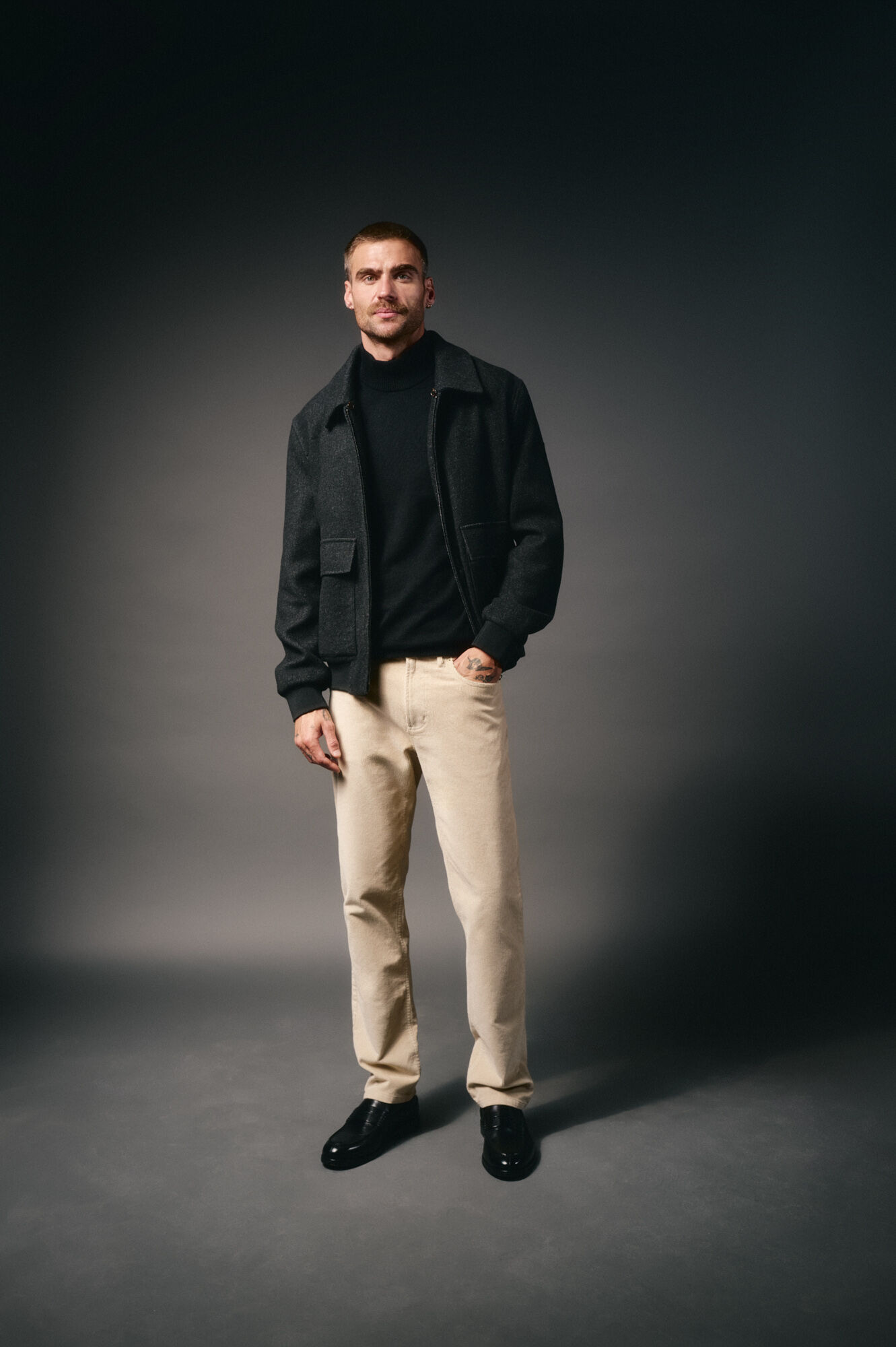 OOTO Pantal&oacute;n 5 bolsillos slim fit pana