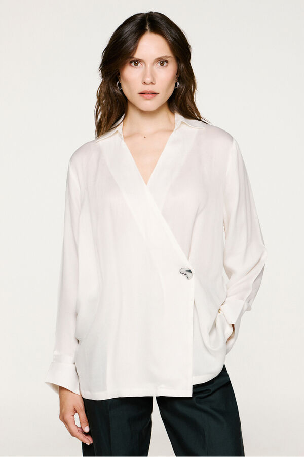 Selected Blusa cuello pico detalle met&aacute;lico Blanco