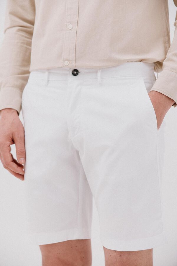 Cortefiel Bermuda chino Branco