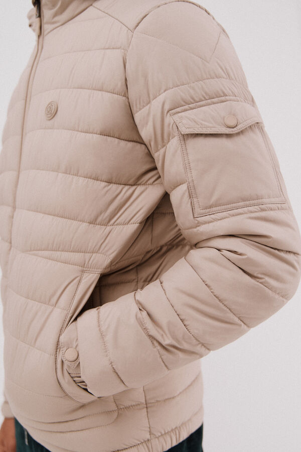 Cortefiel Cazadora acolchada ultralight con capucha Beige