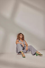 Evoked by Vila Pantal&oacute;n de traje tiro alto Gris