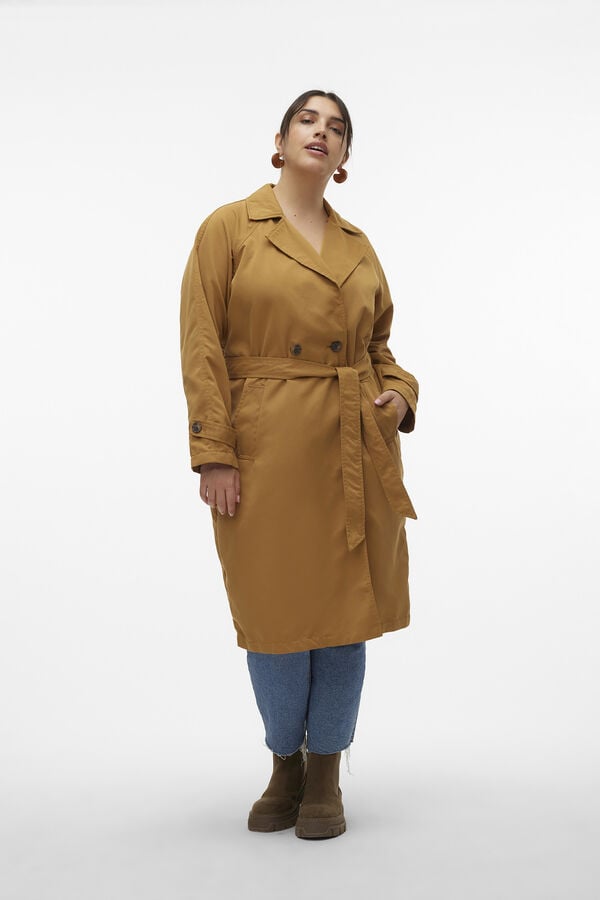 Vero Moda Curve Gabardina larga talla grande Marr&oacute;n