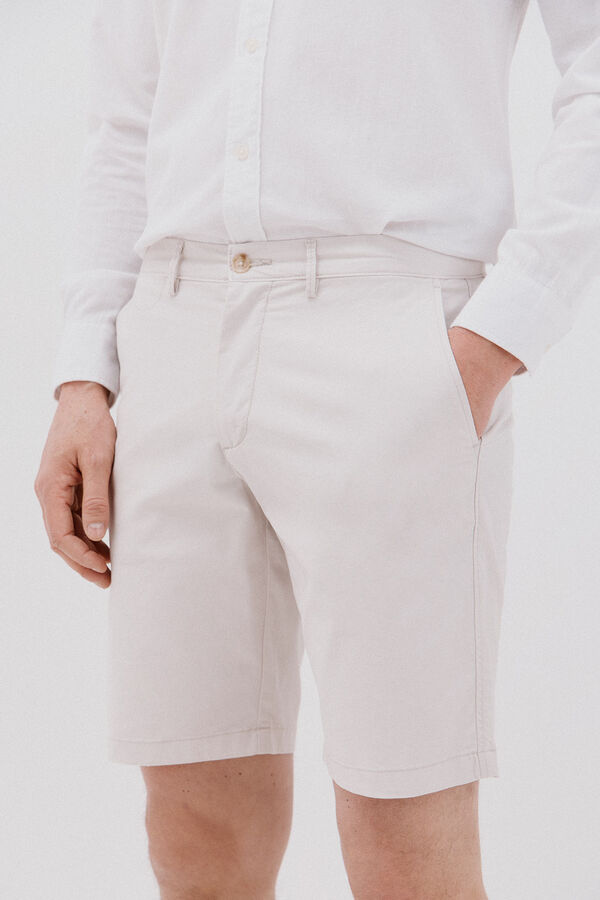 Cortefiel Bermuda chino Ecru