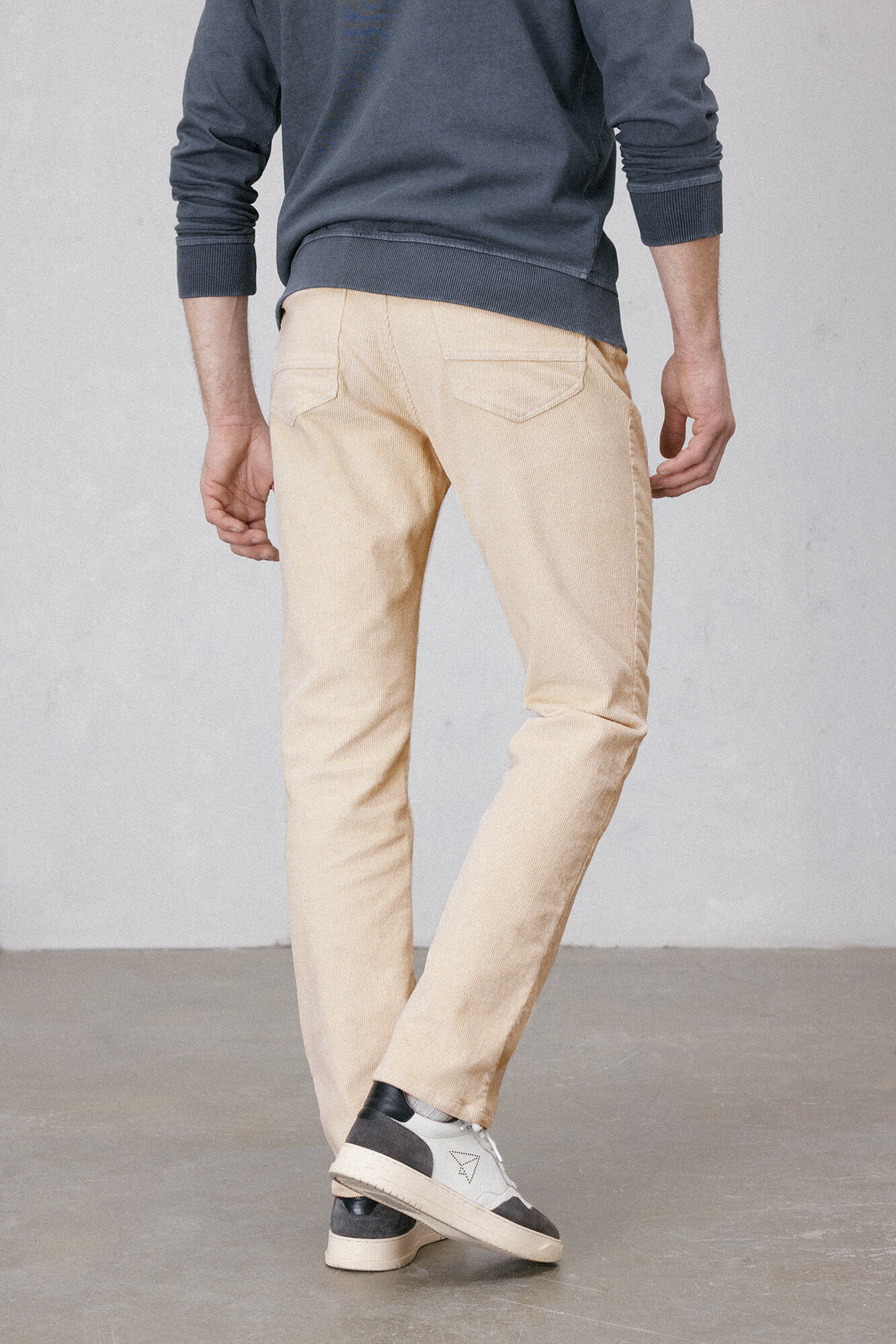 OOTO Cal&ccedil;a fina de veludo com 5 bolsos