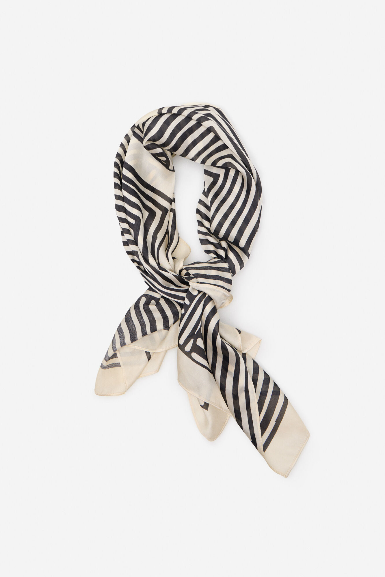 Cortefiel Pa&ntilde;uelo geom&eacute;trico