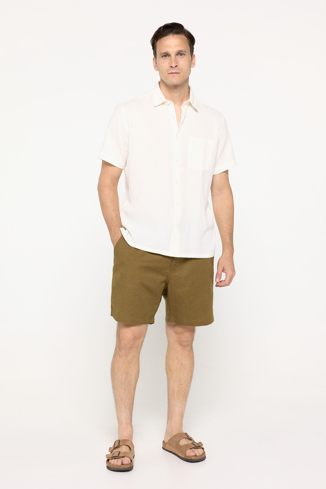 Esprit Pantal&oacute;n corto de hombre monocolor con mezcla de lino y algod&oacute;n