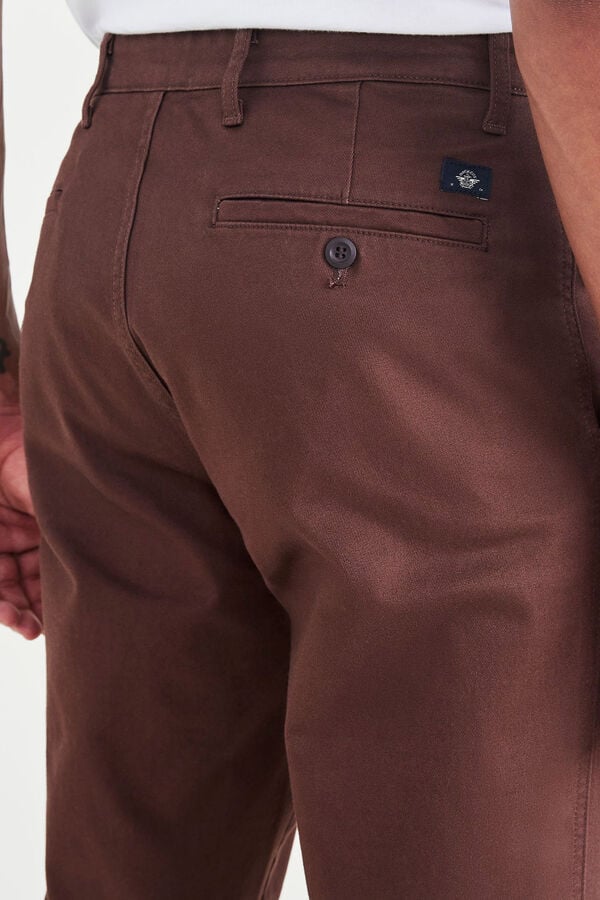 Dockers Pantalones chinos slim fit Marr&oacute;n