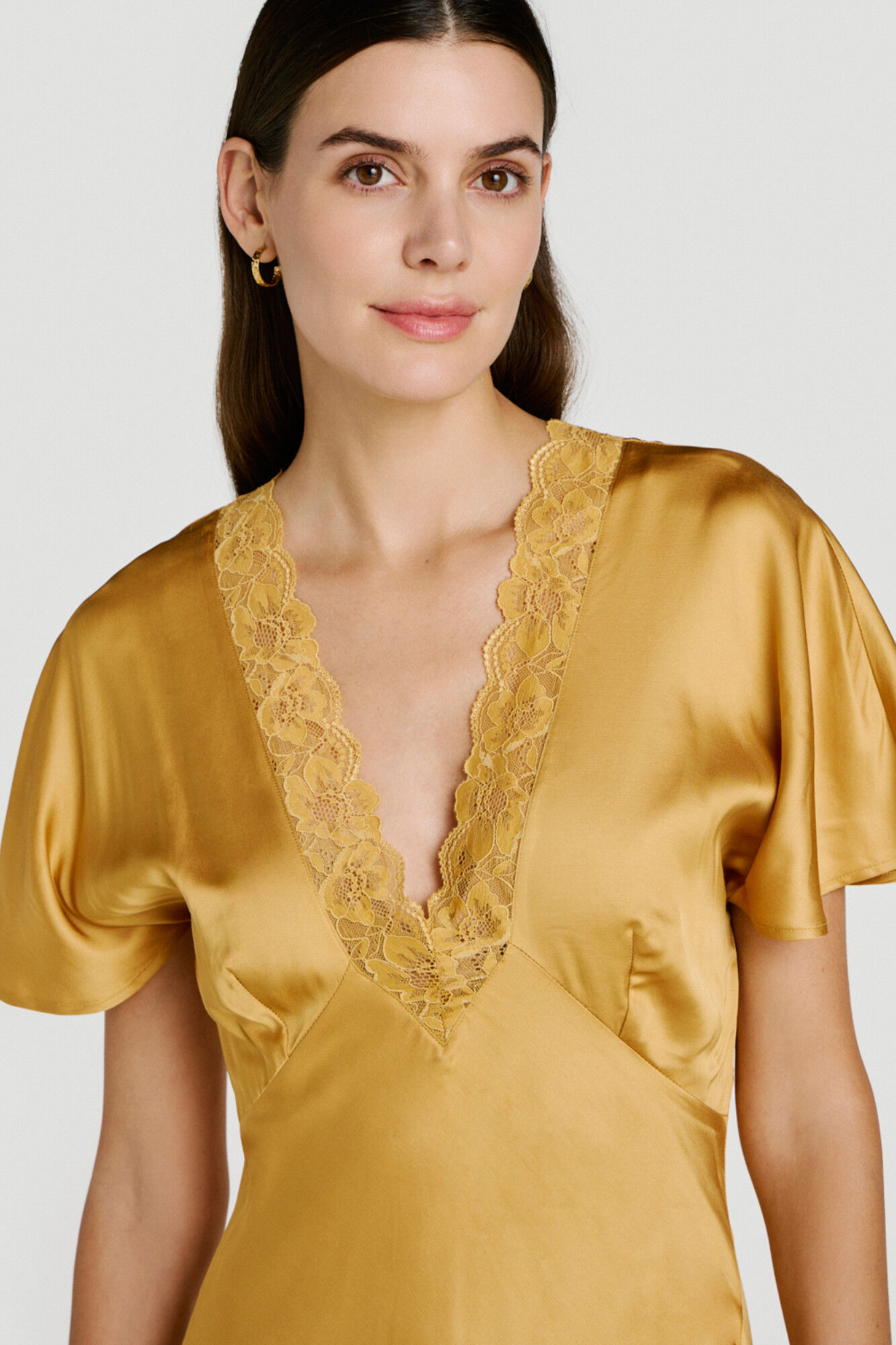 Vila Vestido de fiesta satinado con encaje