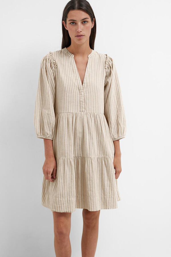 Selected Femme Vestido camiseiro curto confecionado com linho org&acirc;nico. Branco