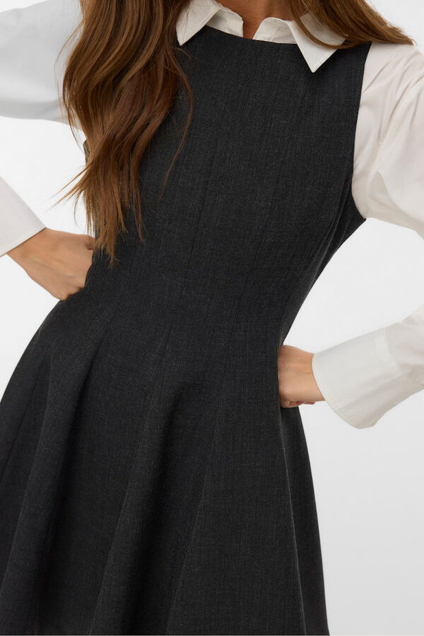 Vero Moda Vestido corto vuelo Gris oscuro