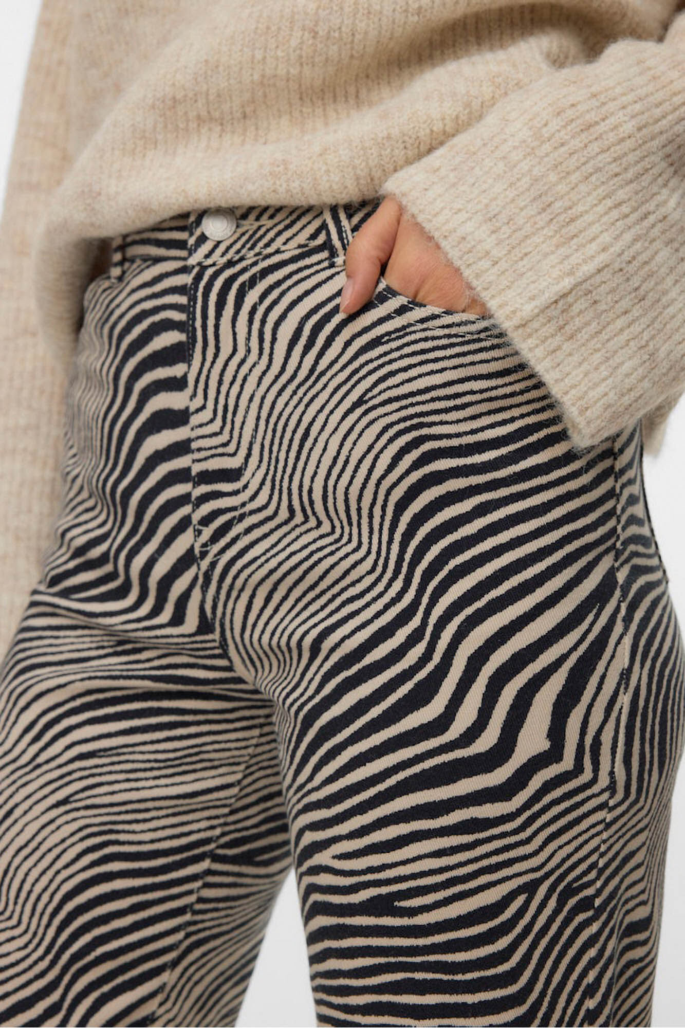 Vero Moda Pantal&oacute;n vaquero animal print