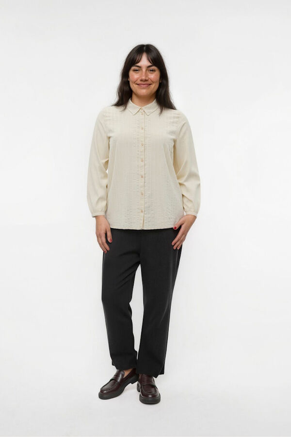 Vero Moda Curve Camisa de algod&oacute;n de manga larga talla grande Beige
