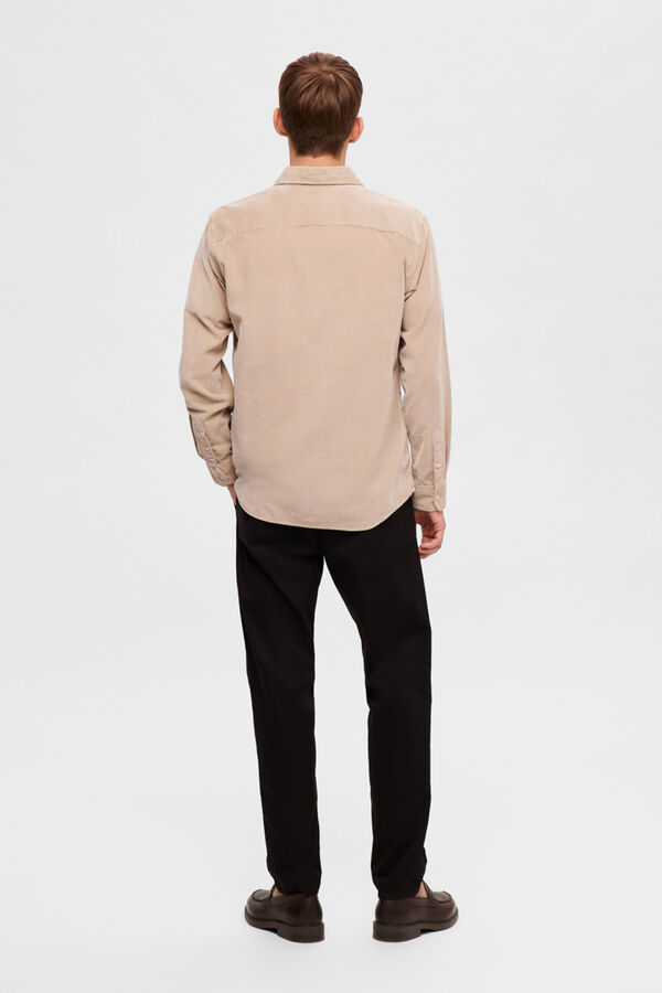 Selected Camisa de micropana slim fit elaborada con algod&oacute;n reciclado. Marr&oacute;n