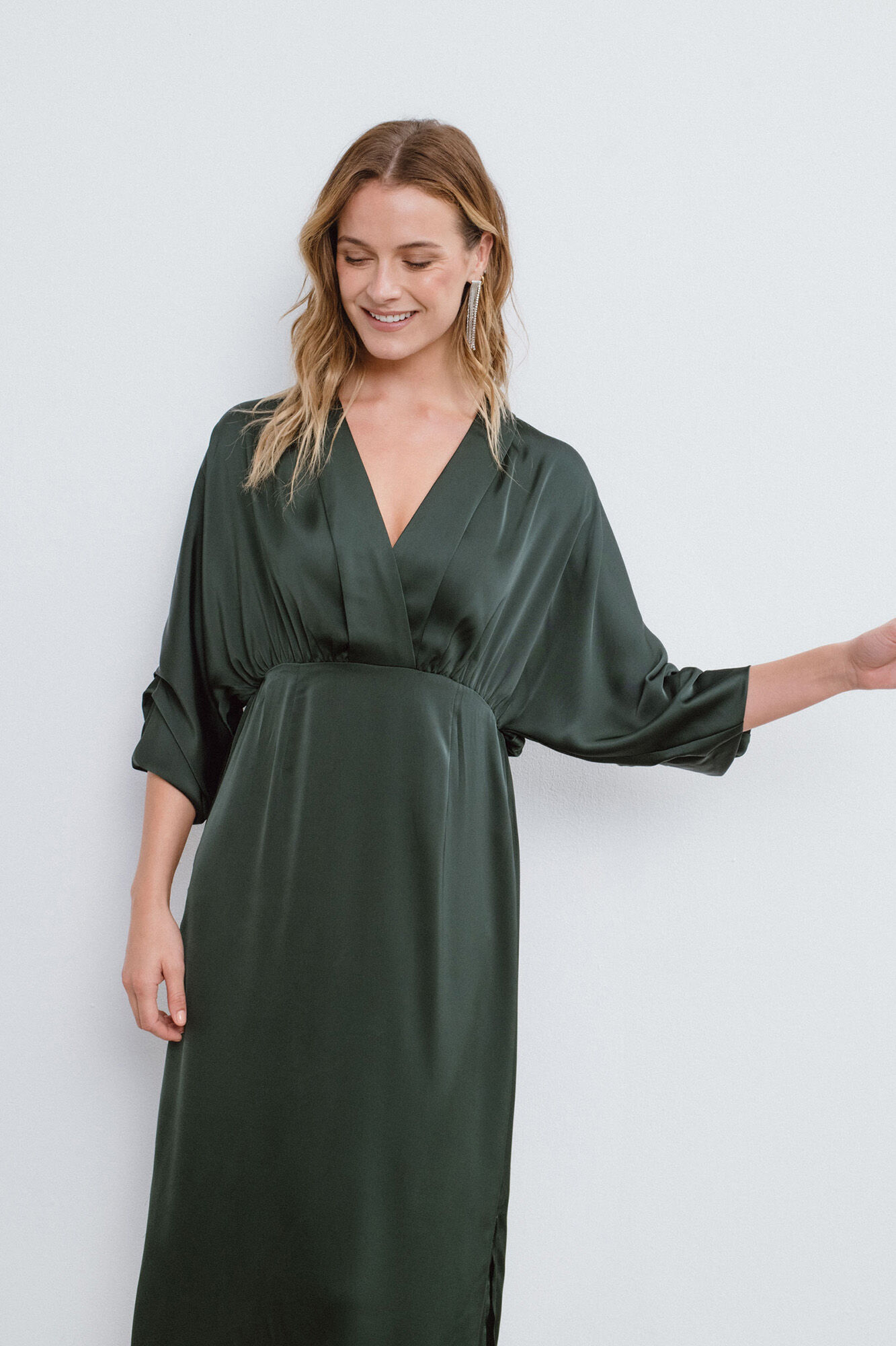 Vila Vestido midi satinado