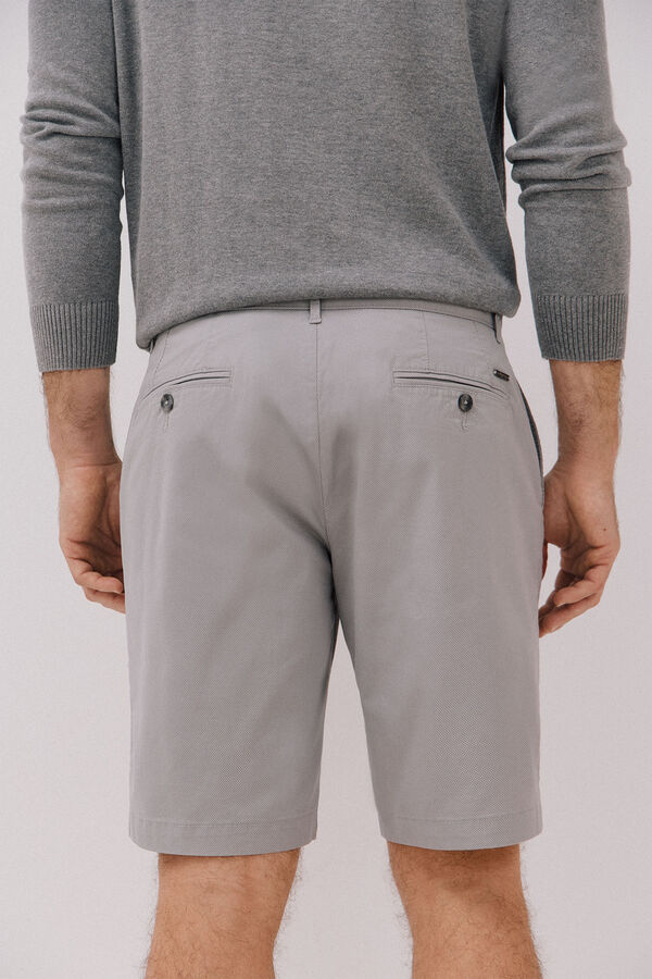 Cortefiel Bermudas chinos estampadas Cinzento