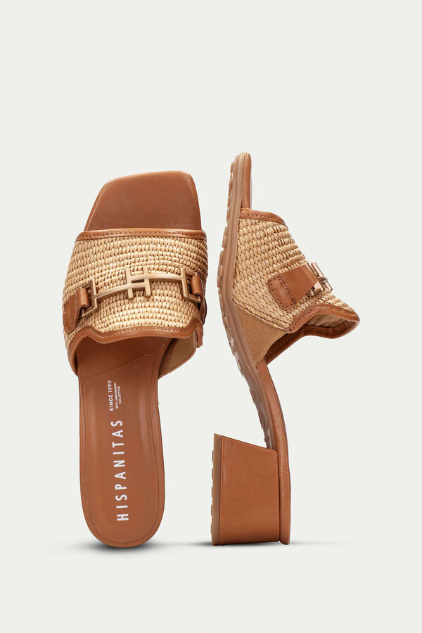 Hispanitas Sandalia Dallas destalonada rafia y adorno Marr&oacute;n