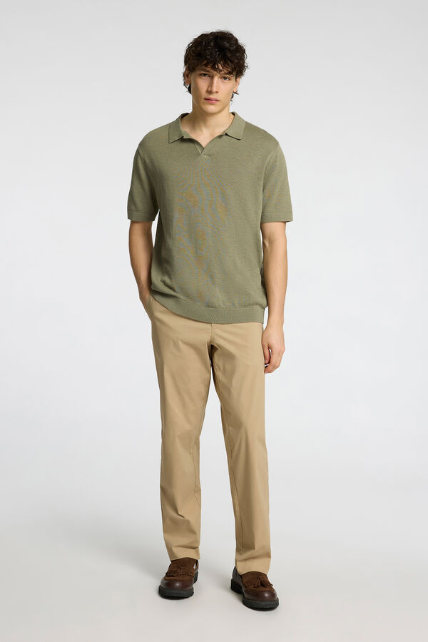 Selected Polo de punto con cuello abierto Gris